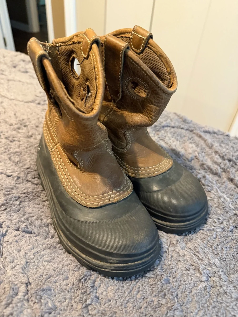 Georgia Boot Kids Tan Brown Waterproof Pull-On Boots with Black Soles. Size 11